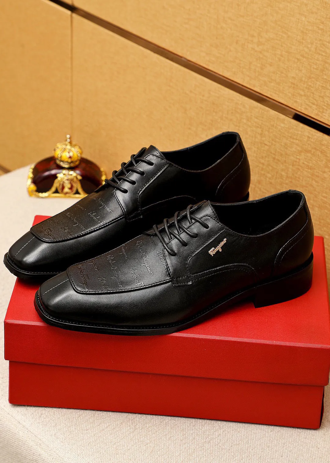 Men's shoes 💰442 💐 Product trademark: Ferragamo "Ferragamo" business leather shoes Regular size: 38-44 (45.46🉑️customized) Product materials: Selected imported first-layer calfskin embossed upper + luxury hardware buckle, imported water-dyed cow leather lining. Strong three-dimensional visual effect, original combination outsole Color: 1⃣️color optional